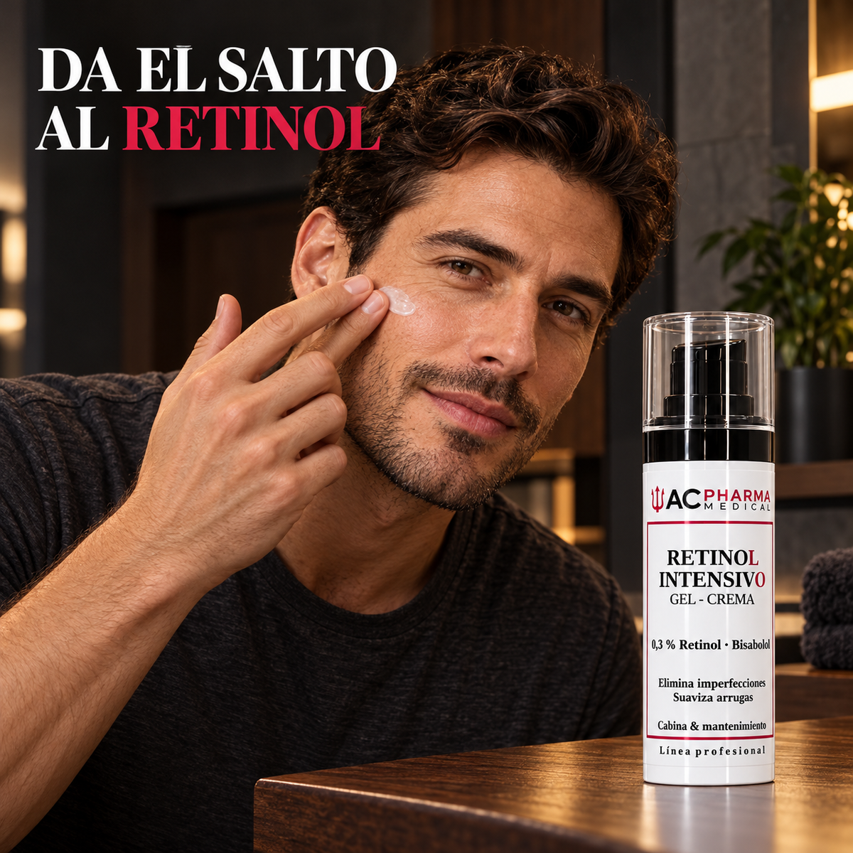 Hombre aplicándose la crema con retinol de ACpharma Medical en el rostro.